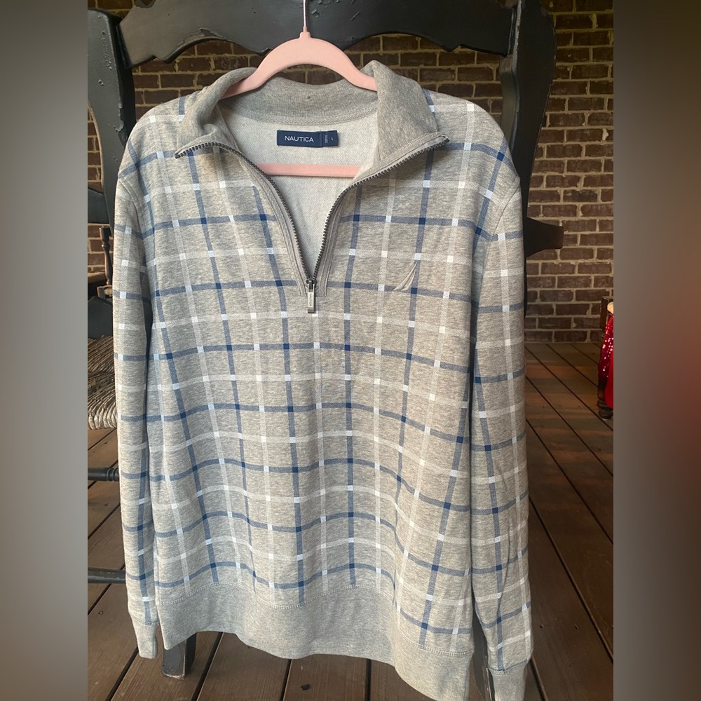 NAUTICA MEN’S PULLOVER! GRAY, BLUE & WHITE STRIPES!